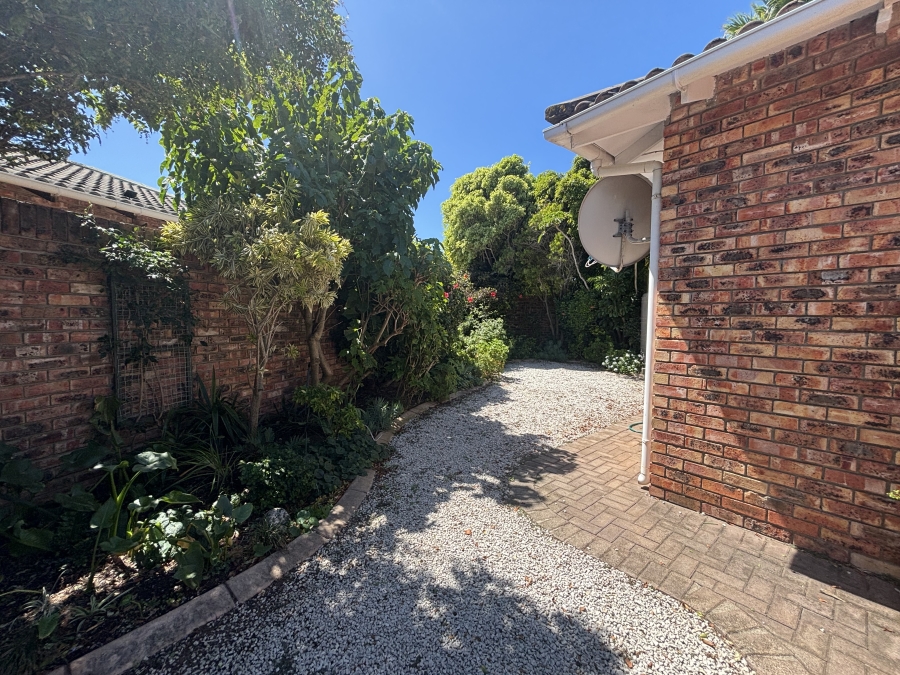 To Let 3 Bedroom Property for Rent in Summerstrand Eastern Cape